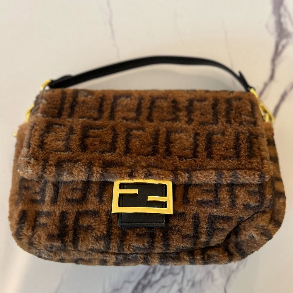 Shearling Vitello Dolce Macro FF 1974 Baguette Tobacco Black